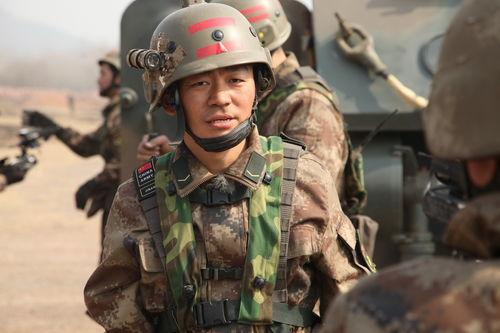 真正男子汉在线观看,热血军旅生活，男子汉本色展现  第3张